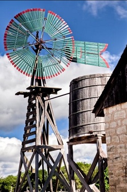 San Antonio Windmill and Cistern